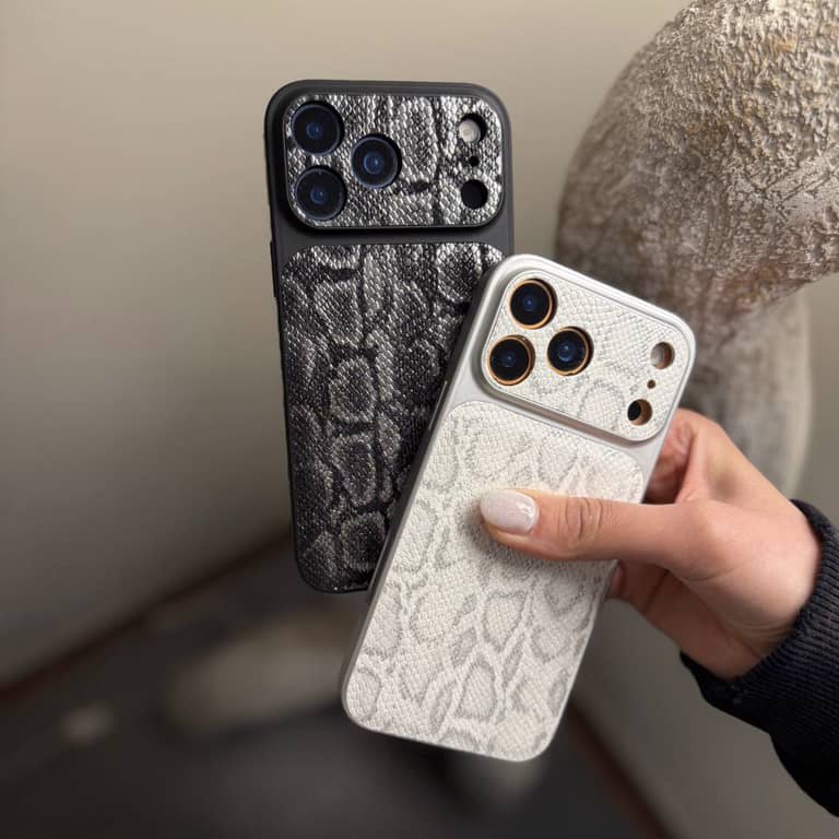 قاب طرح پوست ماری به همراه محافظ دور لنز آیفون